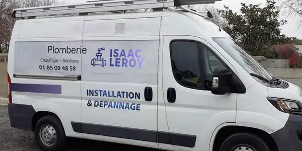 Camionnette d'intervention d'Isaac Leroy, plombier à Houilles